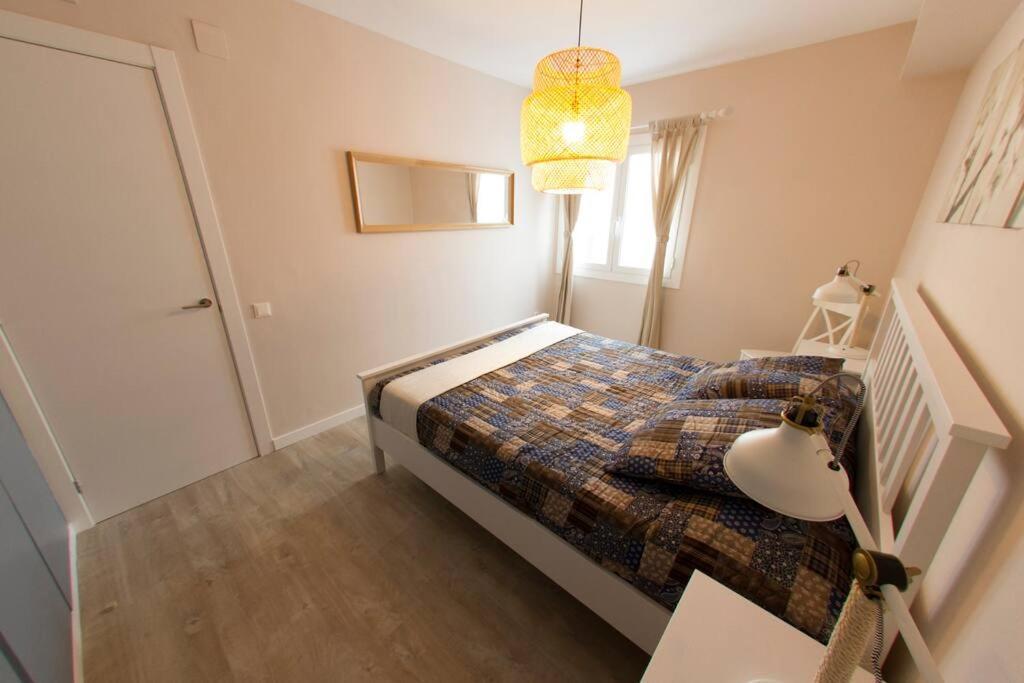 Lloret De Mar - Beachside Apartment - Free Parking - Limited Size Car エクステリア 写真