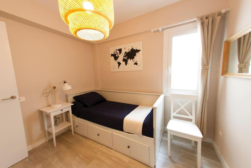 Lloret De Mar - Beachside Apartment - Free Parking - Limited Size Car エクステリア 写真